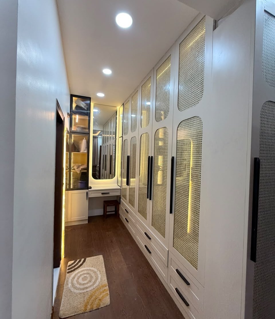Azven Breathe master suite dressing passage