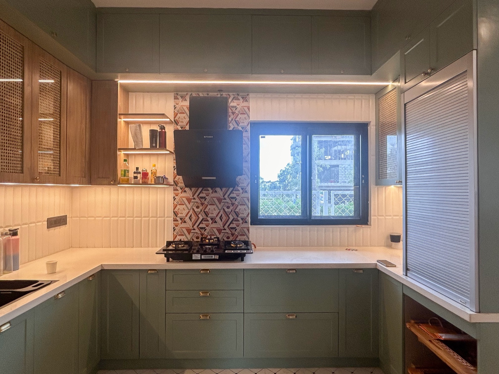 Completed interior: Kitchen hob wall