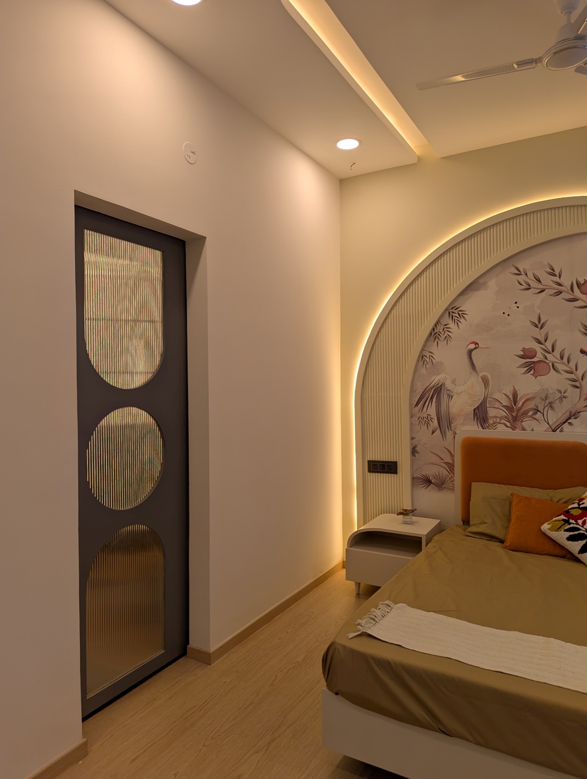 Completed interior: Primary-bedroom sliding doorway